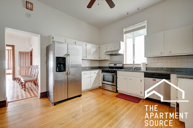 2835 N Ashland Ave, Unit 2