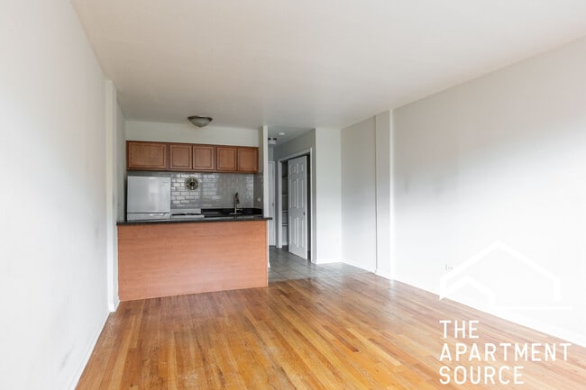 5847 N Winthrop Ave in Chicago, IL - Foto de edificio - Building Photo