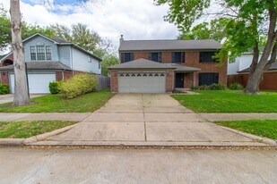 3322 Whispering Way Dr in Richmond, TX - Building Photo