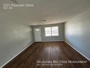 3321 Pleasant Dr in Midwest City, OK - Foto de edificio - Building Photo