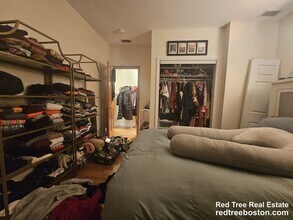 1801 Beacon St, Unit 5 in Brookline, MA - Foto de edificio - Building Photo