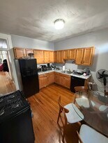 121 Hillside St, Unit 2M in Boston, MA - Building Photo