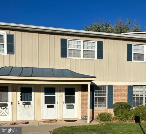 property at 17 Belfast Dr