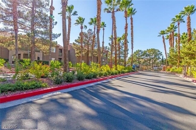 2100 Jetty Rock Dr, Unit 104 in Las Vegas, NV - Building Photo - Building Photo