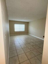 4841 NW 9th Dr, Unit 4840 in Plantation, FL - Building Photo - Building Photo
