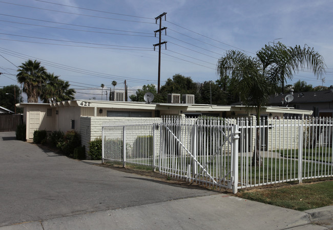 421-429 Glen Ave in Riverside, CA - Foto de edificio - Building Photo