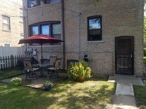 12954 Maple Ave, Unit 2 in Blue Island, IL - Foto de edificio - Building Photo