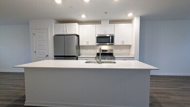 1384 Foxglove Ct in Bartlett, IL - Building Photo - Building Photo