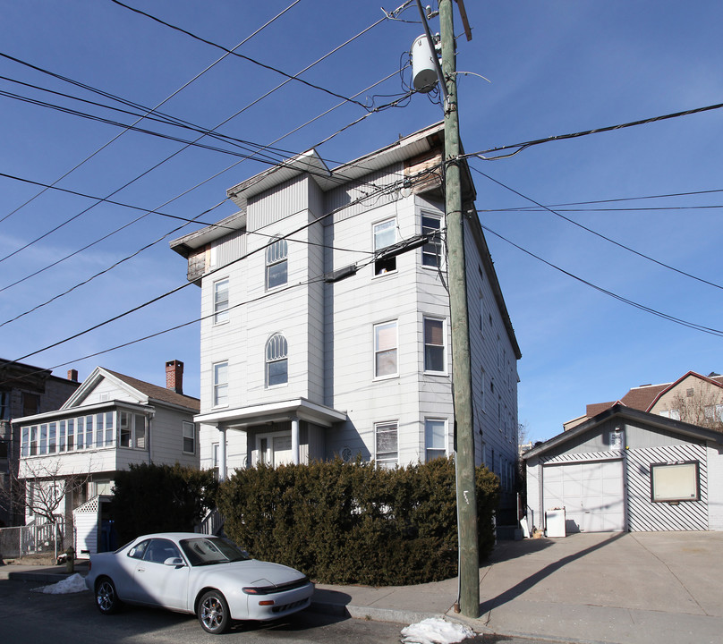 3 Maple St in Waterbury, CT - Building Photo