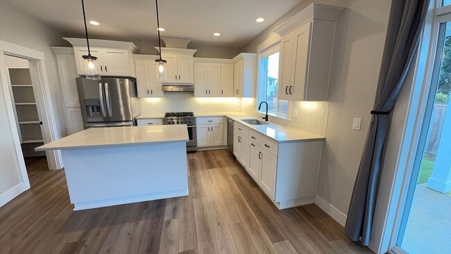 property at 1001 Keystone Loop NE