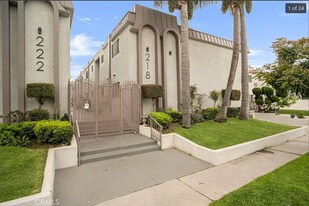 218 E Tamarack Ave, Unit 5 in Inglewood, CA - Building Photo