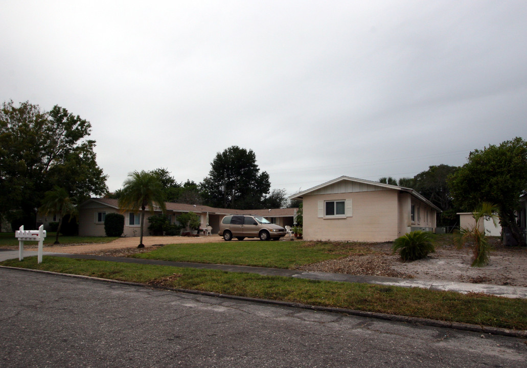 7310 Manatee St in Sarasota, FL - Foto de edificio