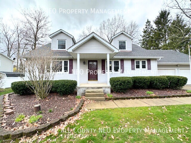 7068 Clingan Rd in Youngstown, OH - Building Photo