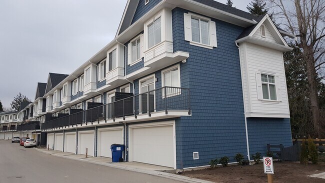 16337 15 Av in Surrey, BC - Building Photo - Building Photo