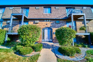 Three Pines Apartments in Toledo, OH - Building Photo