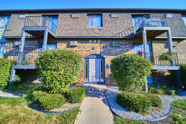 Three Pines Apartments