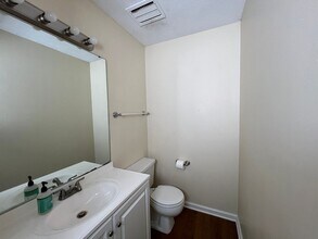 4131 Kaplan Dr in Raleigh, NC - Foto de edificio - Building Photo