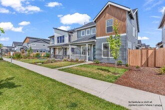 8166 SE Orion Ln in Hillsboro, OR - Building Photo - Building Photo