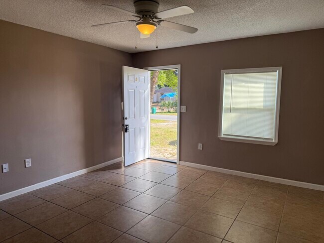 608 W Sunset Blvd in Fort Walton Beach, FL - Building Photo - Building Photo