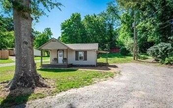 230 Lowry St in Ball Ground, GA - Building Photo - Building Photo