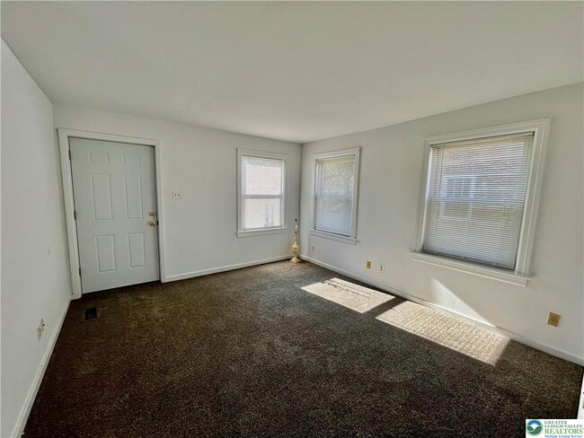 103 W Grant St in Easton, PA - Foto de edificio - Building Photo