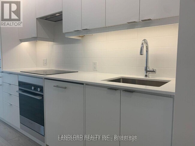 36 Elm Dr W in Mississauga, ON - Building Photo - Building Photo