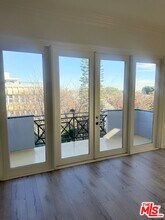 345 S Reeves Dr in Beverly Hills, CA - Building Photo - Building Photo