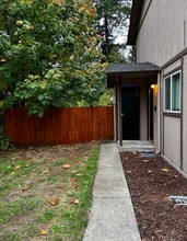 9179 Shadowcrest Ln NW in Bremerton, WA - Building Photo - Building Photo