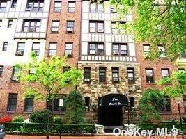 property at 4 Maple Dr