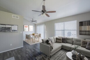 1705 Park Vista Dr in Arlington, TX - Building Photo