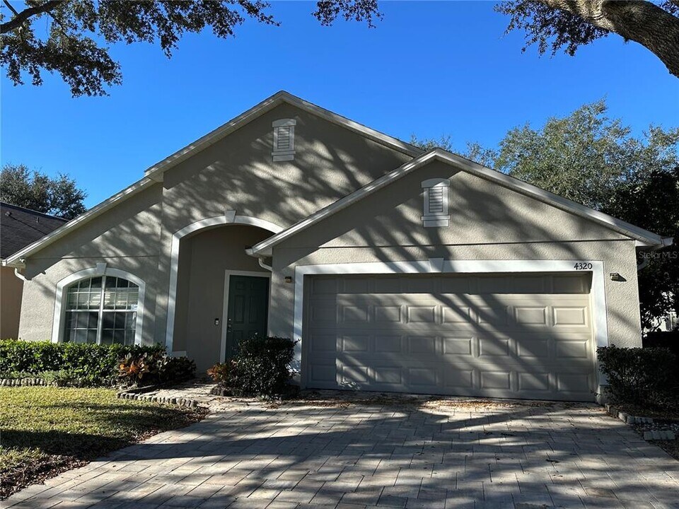 4320 Northern Dancer Way in Orlando, FL - Building Photo