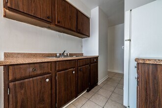 2110 S 5th Ave in Maywood, IL - Building Photo - Building Photo