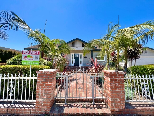 property at 2534 E 7th St
