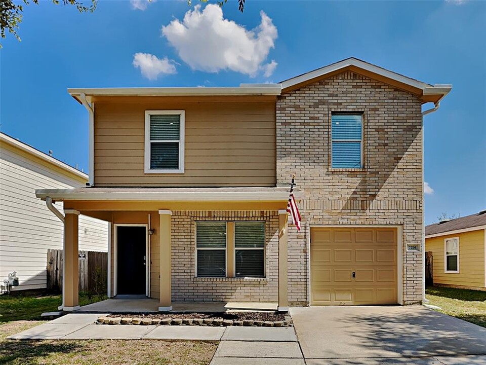 7206 Rising Brook Dr in Cypress, TX - Building Photo