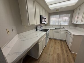 19193 Palo Verde Dr in Apple Valley, CA - Building Photo - Building Photo