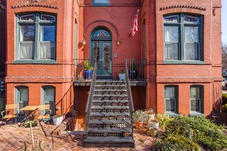 226 5th St SE in Washington, DC - Building Photo - Building Photo