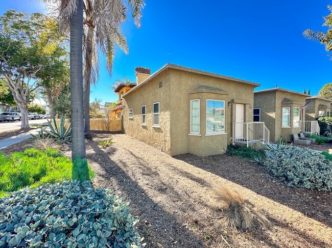 property at 302 W Mariposa Ave