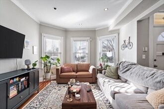 200 Emerson St, Unit 1 in Boston, MA - Building Photo - Building Photo