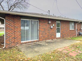 2427-2427 E Heying Dr in Columbia, MO - Building Photo