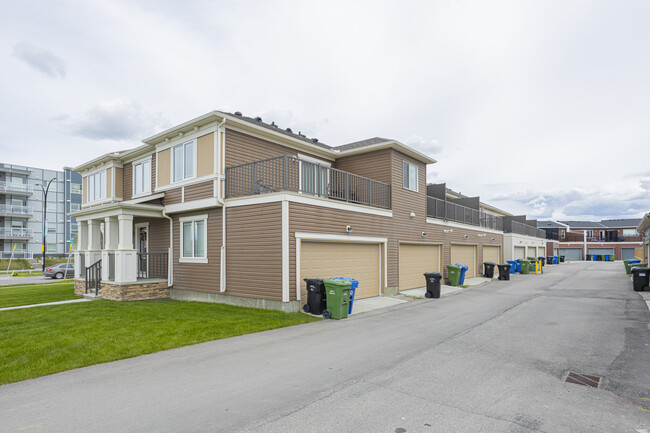 1207 140 Av NW in Calgary, AB - Building Photo - Building Photo