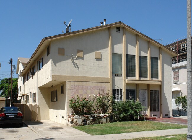 341 N Hayworth Ave in Los Angeles, CA - Building Photo - Building Photo