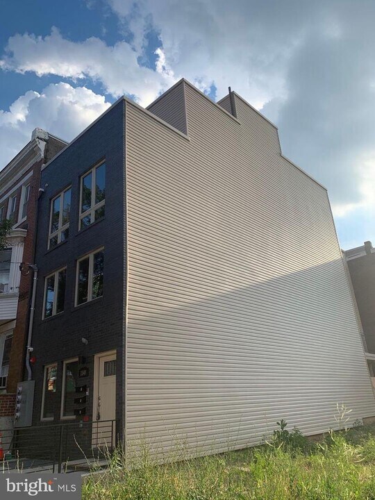 1848 N 19th St-Unit -C in Philadelphia, PA - Foto de edificio