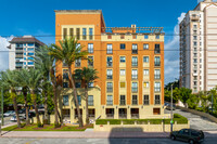 671 Biltmore Way in Coral Gables, FL - Foto de edificio - Building Photo