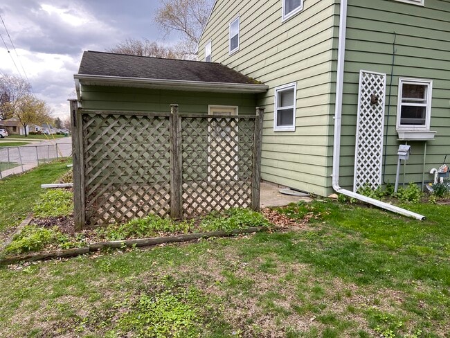 1400 Katers Dr in Green Bay, WI - Building Photo - Building Photo