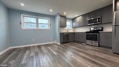 12611 Biscayne Dr in Philadelphia, PA - Building Photo - Building Photo