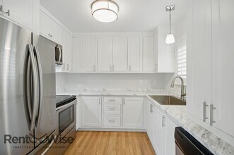 1534 San Antonio St in Menlo Park, CA - Building Photo - Building Photo