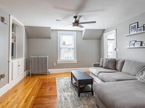340 Harrison St, Unit Apt 1 in Manchester, NH - Foto de edificio - Building Photo