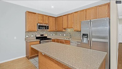948 W 15th Pl, Unit 948 W 15th Pl. UNIT 1A in Chicago, IL - Building Photo - Building Photo