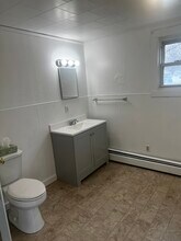 19 Silver St, Unit 19 Silver St in Fairfield, ME - Building Photo - Building Photo