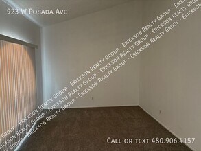 923 W Posada Ave in Mesa, AZ - Building Photo - Building Photo